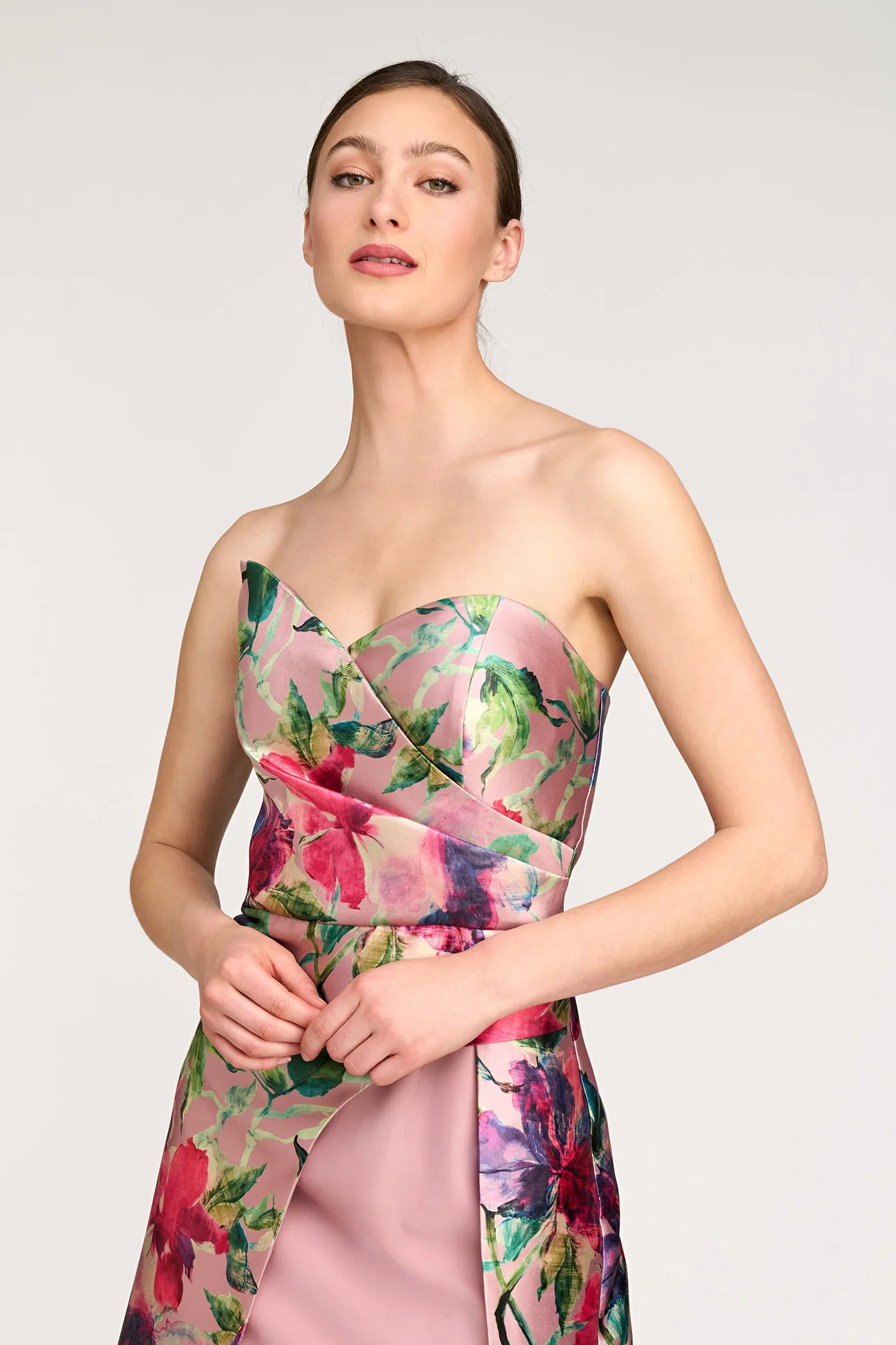 Marilyn Walk Thru Gown