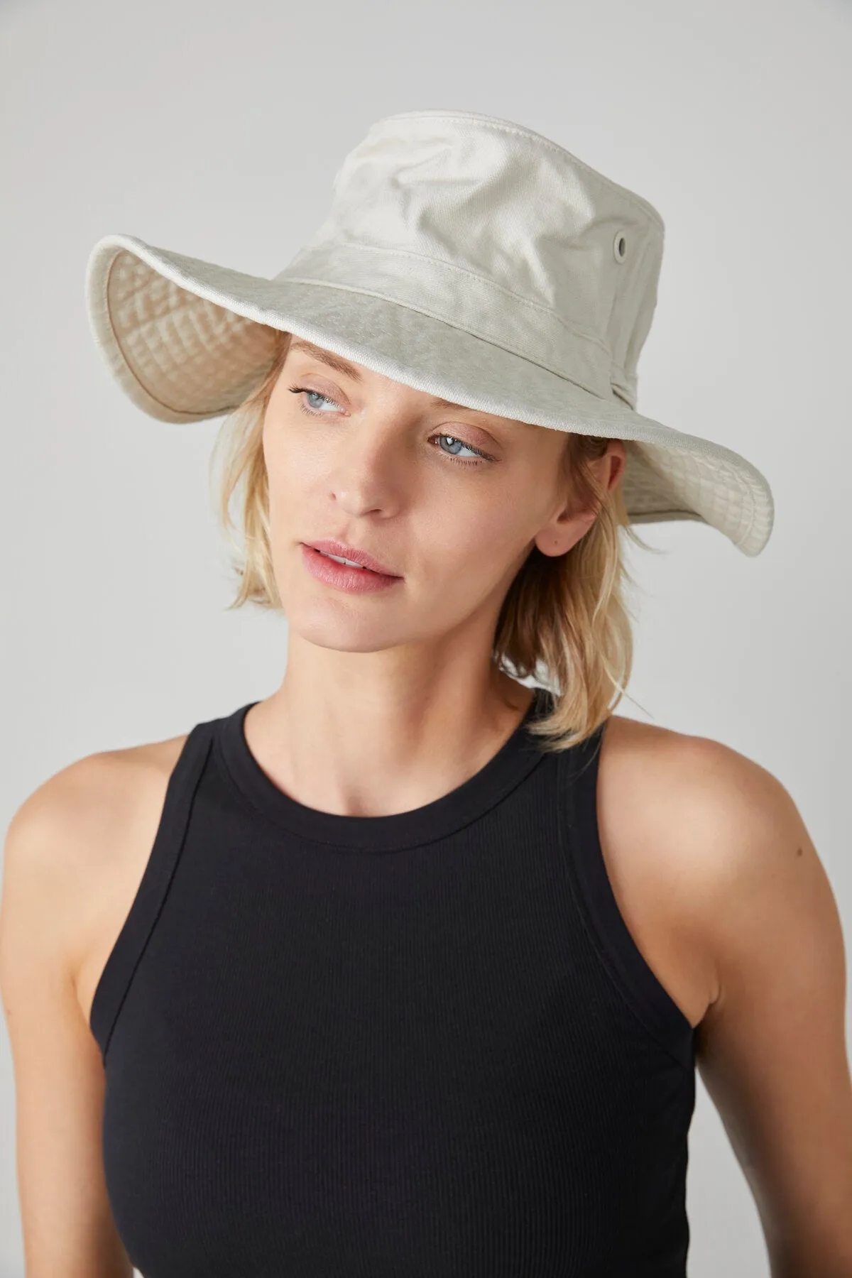 T3 Vintage Wide Brim Wanderer Hat