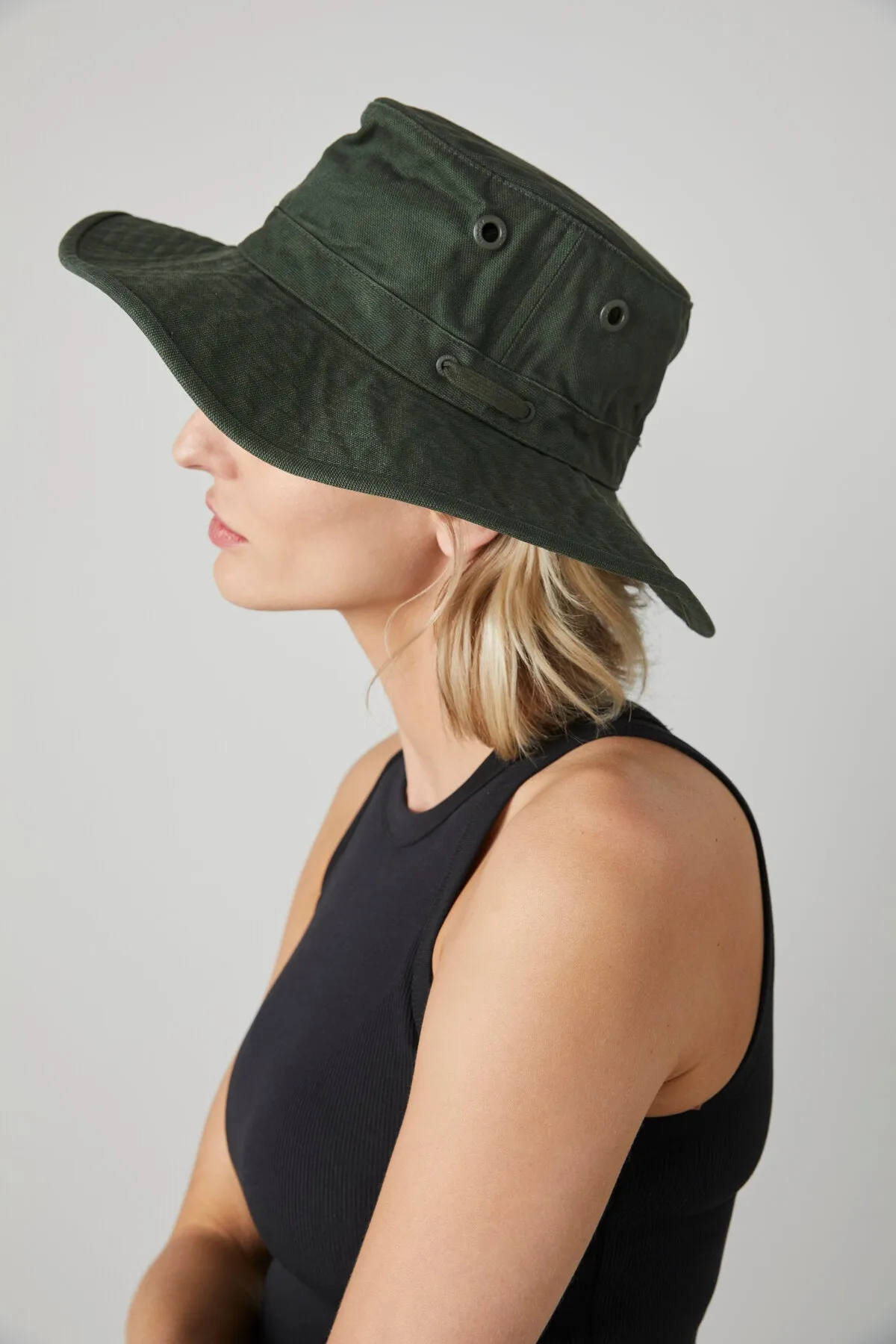 T3 Vintage Wide Brim Wanderer Hat